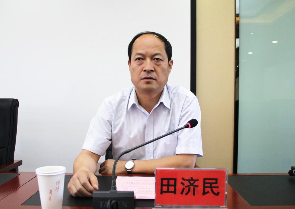经理田济民主持开班典礼并讲话